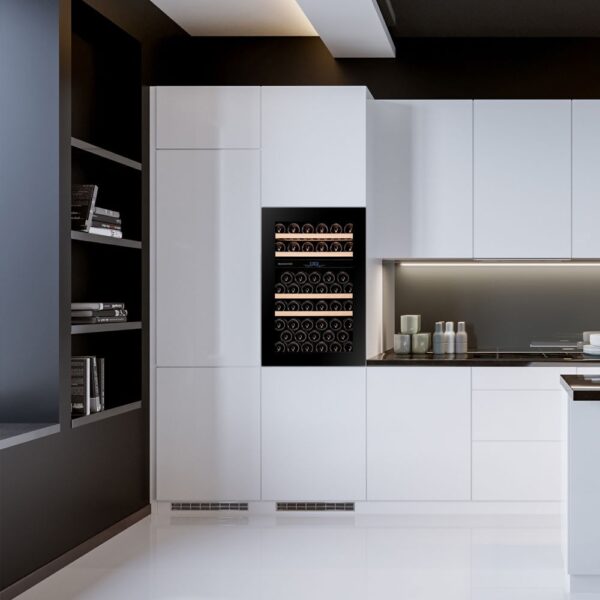 DUNAVOX DAVG-49.116DB vinski izložbeni ormar – unutrašnjost