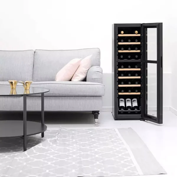 CAVIN NC-27B vinski ormar unutrašnjost sa drvenim policama