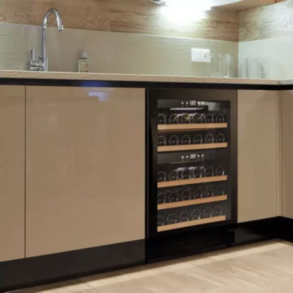 CAVIN SW40B vitrina za izložbu vina (5) Cavin SW40B crni vinski ormar sa staklenim vratima