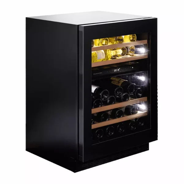 DUNAVOX DAUF-45.125DB.TO unutrašnjost sa drvenim policama