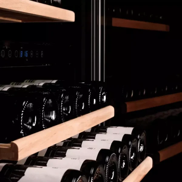 DUNAVOX DX-94.270DBK vinski ormar – LED unutrašnje osvetljenje