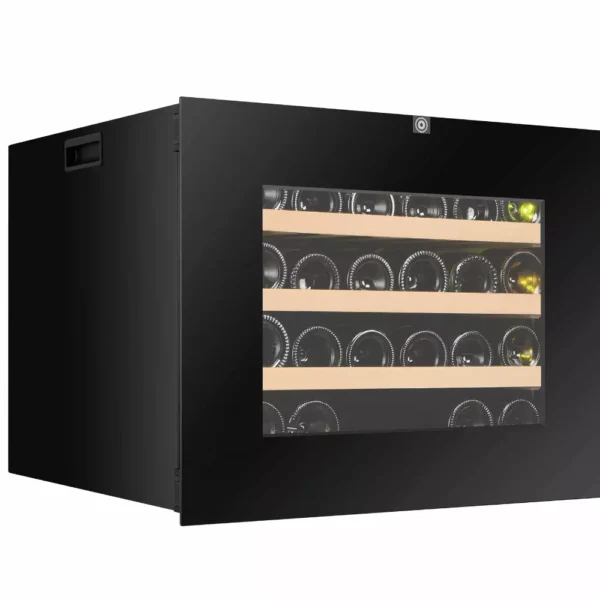 Unutrašnjost Dunavox DXB-24.51B vinski ormar sa drvenim policama