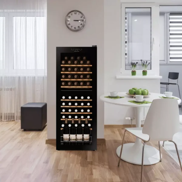 DUNAVOX DXFH-50 vitrina za vino.142-3 DUNAVOX DXFH-50 vinski ormar.142 vinski ormar – unutrašnjost vinskog ormara