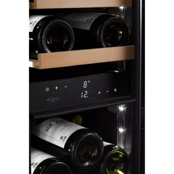 mQuvee WCD30AB-700 vitrina za vino (4) mQuvee WCD30AB-700 vinski ormar unutrašnjost sa drvenim policama
