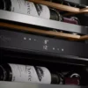 Digitalna kontrolna tabla mQuvée vinskog izložbenog ormara mQuvée vinski ormar